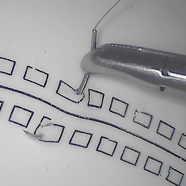 Forehand stitch, tip curved in