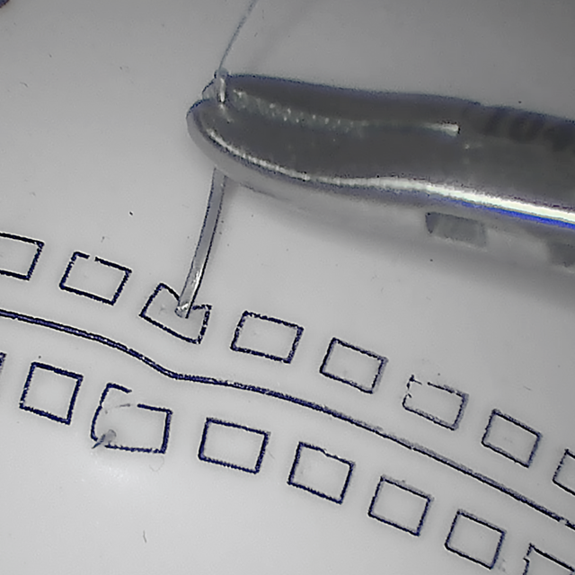 Forehand stitch, tip curved away